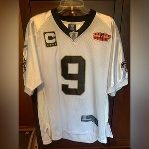 Size 42 Drew Brees jersey. Has the Super Bowl and captains patch.
